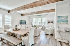 Private Pool-Grill! Walk to Beach-Restaurants - 2 Master Bedrooms!